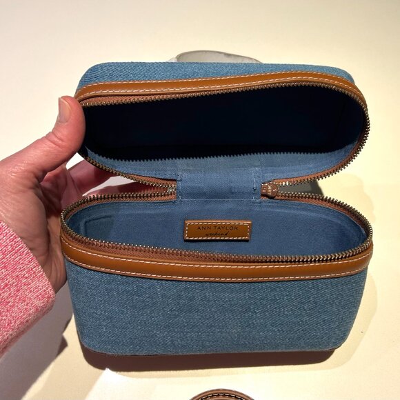 NWT Ann Taylor Weekend Collection Soft Denim Makeup Case - Picture 3 of 8
